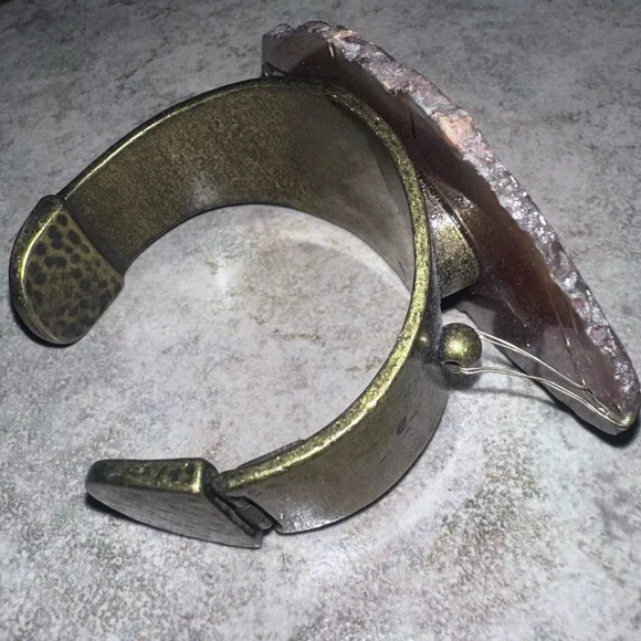 Beautiful handmade geode cuff - Picture 6 of 7